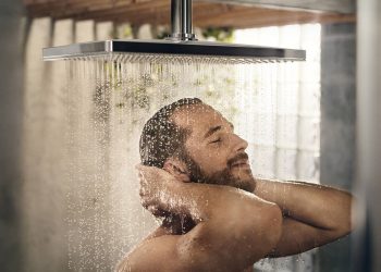 تعرف على 5 فوائد للاغتسال بالماء البارد
