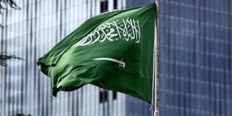 السعودية توقف 78 شخصا في 6 وزارات