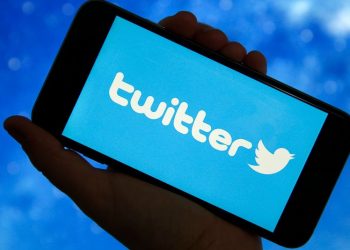 تويتر تتكبد خسارة تعزوها للضبابية في صفقة ماسك