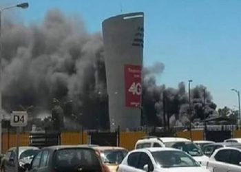 الجزائر.. حريق مهول بمطار هواري بومدين