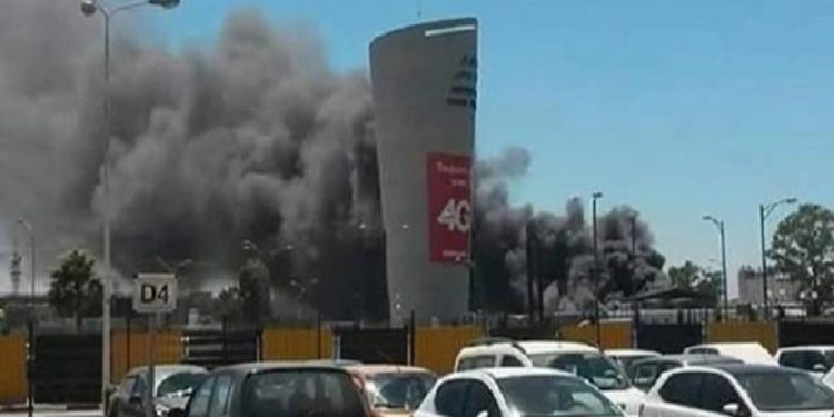 الجزائر.. حريق مهول بمطار هواري بومدين