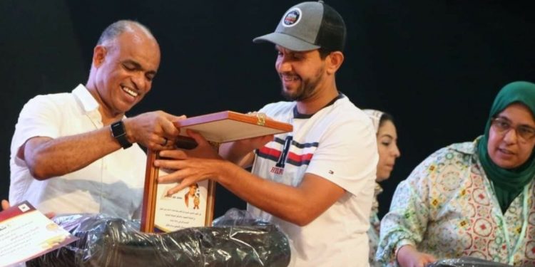 مديرية عين الشق تكرم الإطار الوطني محمد عبدالمنعم