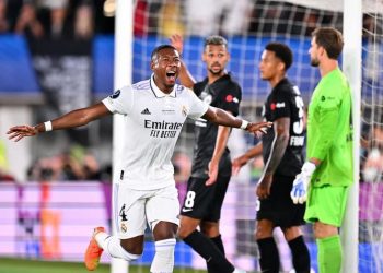 نهاية الشوط الأول بتقدم ريال مدريد بهدف على الابا  في كاس السوبر الاوروبي