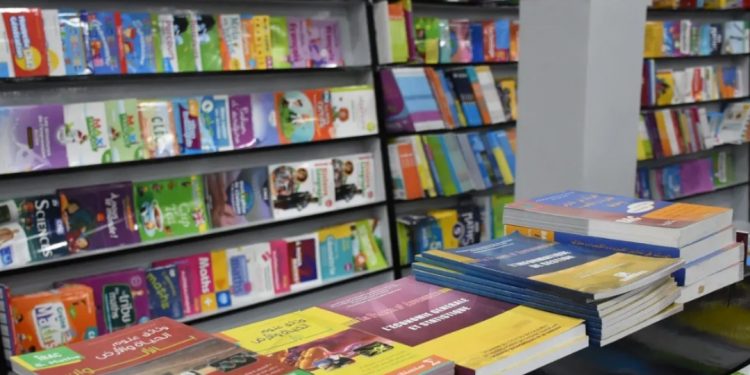 الدخول المدرسي.. الحكومة تصدر قرار يخص الكتب المدرسية