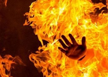 بني ملال..  عشريني يضرم النار في جسده أمام مقر الشرطة