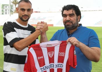 المهاجم محمد كمال يجدد عقده مع المغرب التطواني لثلاثة مواسم