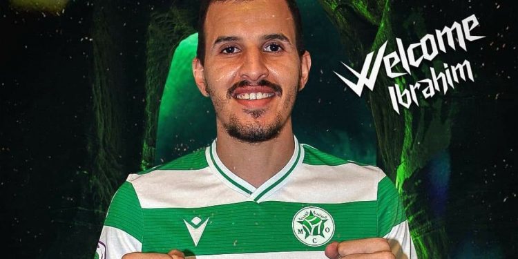 مولودية وجدة يتعاقد مع الجزائري فرحي بنحليمة