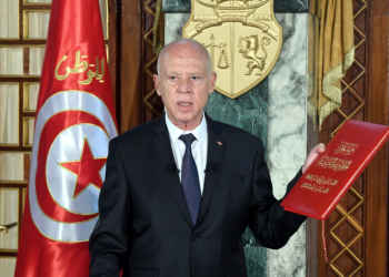الدستور التونسي الجديد يدخل حيز التنفيذ