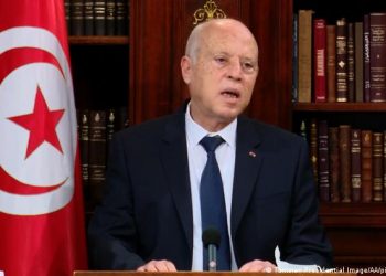قيس سعيد يشدد الخناق على حرية التعبير في تونس