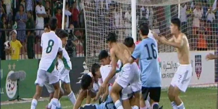 لاعبو المنتخب الوطني يتعرضون لاعتداءات وحشية في الجزائر