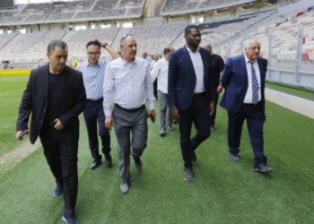 بالصور.. “الكاف” يقوم بزيارة تفتيشية للجزائر