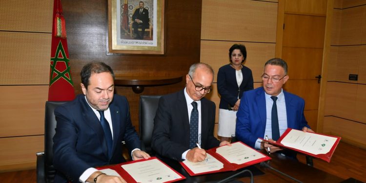 مونديال 2022.. جامعة الكرة ووزارة التربية والخطوط الملكية يطلقون برنامج لنقل المشجعين
