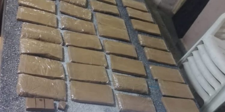 توقيف شخصين بالداخلة متهمين بالاتجار في المخدرات