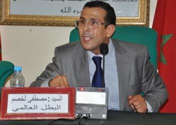 مصدر مقرب من مصطفى لخصم ل”فلاش راديو”: استفاق من الغيبوبة وسيغادر المصحة اليوم الأربعاء (صورة)