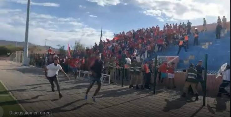 أحداث شغب مباراة وداد قلعة السراغنة والنادي المكناسي تخلف إصابة عميد اقليمي واعتقال مشجعين