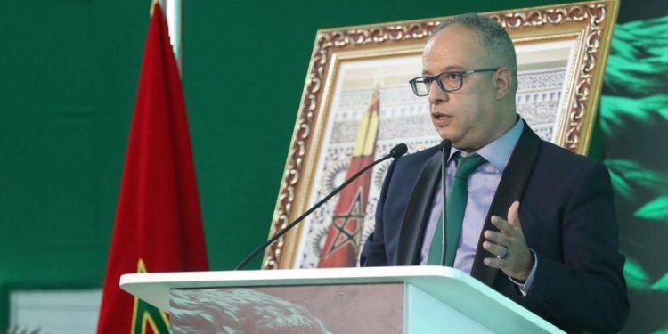جماعة الدارالبيضاء توقع اتفاقية شراكة مع الرجاء الرياضي