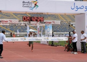 المغربي جوهر والكينية أوميانغي يتوجان بماراطون الدار البيضاء الدولي