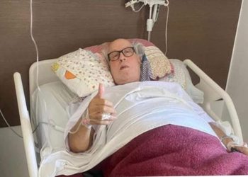 بعض خضوعه لعملية جراحية.. مصدر مقرب يكشف لـ “فلاش راديو ” تفاصيل الحالة الصحية للفنان عمر السيد