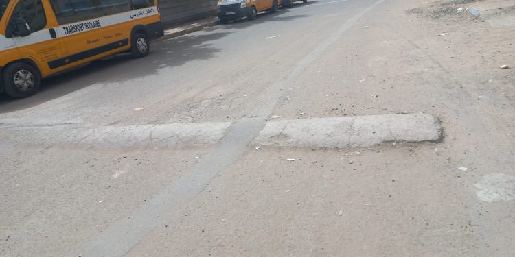 بالصور.. مطبات عشوائية تصطاد السيارات والدراجات بحي الهدى نور سيتي سيدي مومن