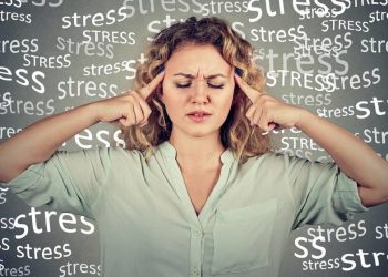من بينها الإكتئاب والأرق.. أعراض ارتفاع هرمون الكورتيزول عند المرأة