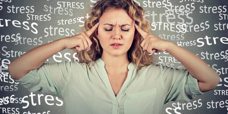 من بينها الإكتئاب والأرق.. أعراض ارتفاع هرمون الكورتيزول عند المرأة