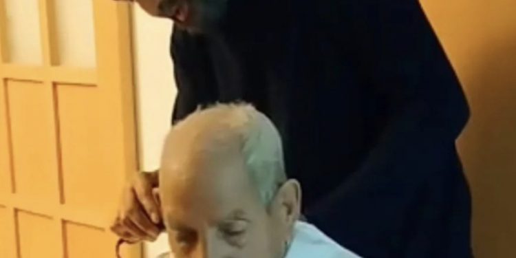 رشيد الوالي يوجه رسالة لوالديه ويعبر عن حبه لهما