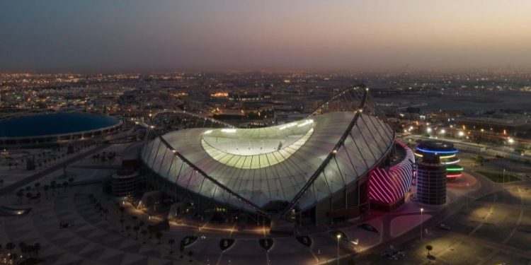الإسرائيليين والفلسطينيين يطيرون معاً إلى مونديال قطر 2022