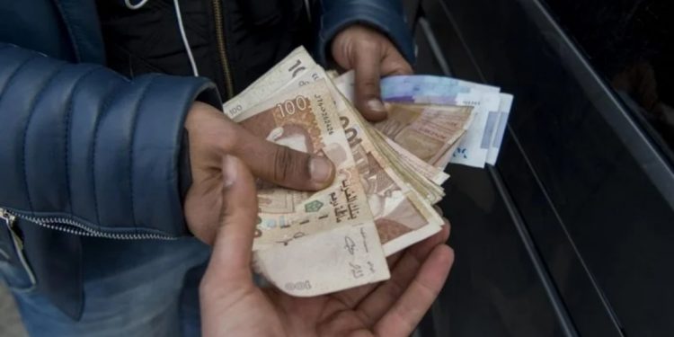 الرقم الأخضر يطيح بعنصر سلطة بمراكش