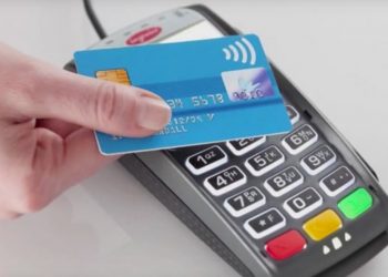 التجارة الإلكترونية.. 20,4 مليون عملية أداء بالبطاقات النقدية