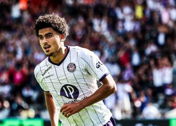 الطاقم الطبي للمنتخب الوطني يحدد مدة غياب زكرياء أبو خلال