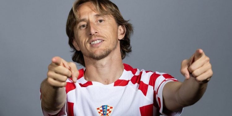 مودريتش يخطف الأنظار في تداريب المنتخب الكرواتي
