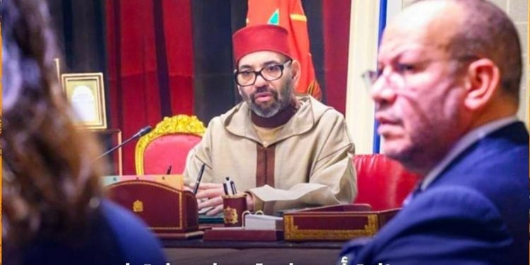 جلالة الملك يترأس جلسة عمل بالقصر الملكي بالرباط لتطوير الطاقات المتجددة