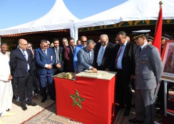 تخليدا للذكرى السابعة والأربعين للمسيرة الخضراء.. المكتب الوطني للكهرباء والماء الصالح للشرب يطلق مشاريع كبرى لتعميم الكهربة بمراكز جهة الداخلة وادي الذهب