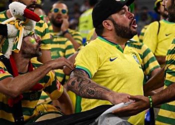 الجماهير البرازيلية تثير الجدل من قلب المدرجات