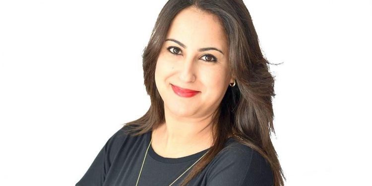 الإعلامية إيمان أغوتان تحصل على شهادة الماجستر
