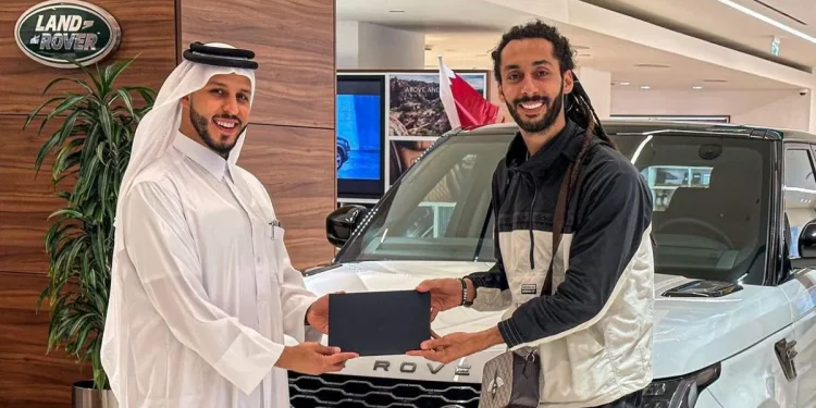 شيخ قطري يهدي اليوتيوبر المغربي حمادة شروقات سيارة فاخرة بعد فوز المنتخب المغربي