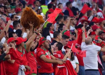 “الفيفا” : الجماهير المغربية اللاعب رقم 1 في بلوغ الأسود ثمن النهائي
