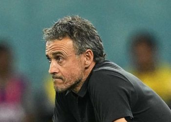 إقالة لويس إنريكي من تدريب “لاروخا”