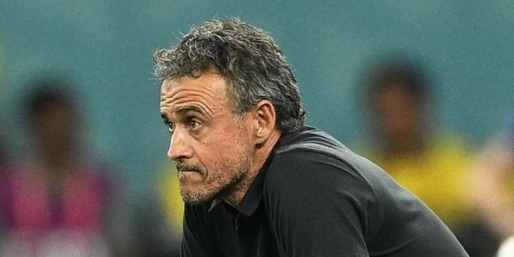 إقالة لويس إنريكي من تدريب “لاروخا”