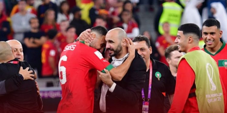 موقع فيفا يحتفي بإنجاز أسود الأطلس