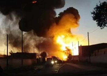المحمدية.. حريق مهول في مستودع لتخزين الغاز