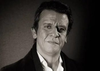 رشيد الإدريسي ينتقد مباراة المغرب أمام فرنسا: “إحساس غريب يختلط فيه الفخر بخيبة أمل ومرارة الحيف التحكيمي”