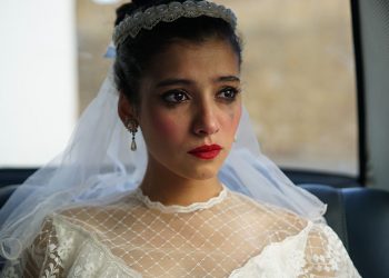 بين الأمواج ينطلق تجاريًا في دور العرض المغربية ابتداءً من 21 ديسمبر