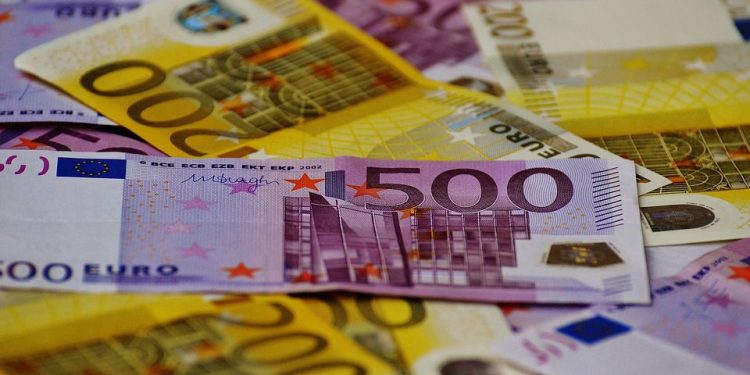 ارتفاع قيمة الأورو لأعلى مستوياتها منذ شهر يونيو