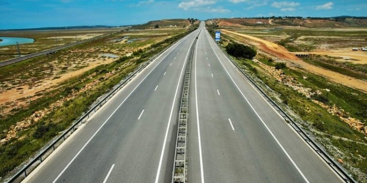 توقف مؤقت لحركة السير بالطريق السيار القنيطرة _طنجة