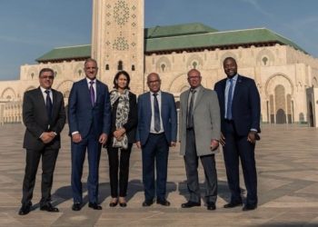 سفير الولايات المتحدة في المغرب يزور مسجد الحسن الثاني