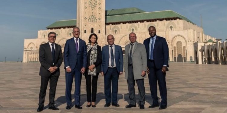سفير الولايات المتحدة في المغرب يزور مسجد الحسن الثاني