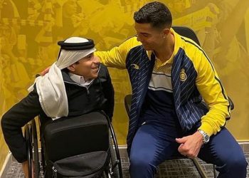 بالصور لقاء كريستيانو رونالدو والفتى القطري غانم المفتاح في ملعب النصر