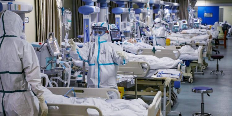 تفشي كوفيد-19 بالصين.. المستشفيات تتعبأ لعلاج الحالات الخطيرة
