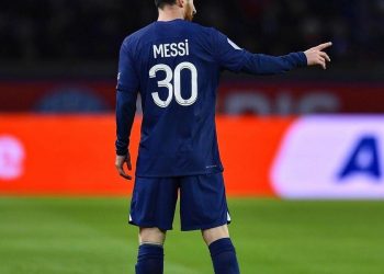 ميسي يعادل رونالدو كأكثر من سجل أهداف في الدوريات الخمس الكبرى عبر التاريخ